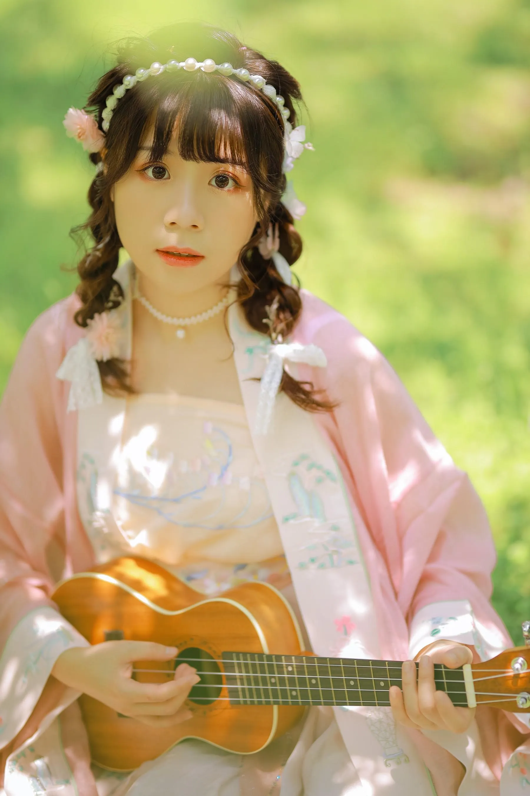 [YITUYU艺图语]2022.08.20 吻花香 Suky喜欢软绵绵毛茸茸的团子 [26P]插图2